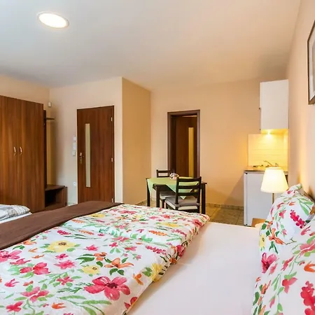 Ephelia Apartment *