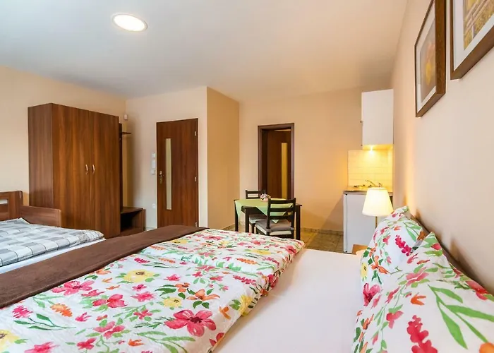 Ephelia Apartament *