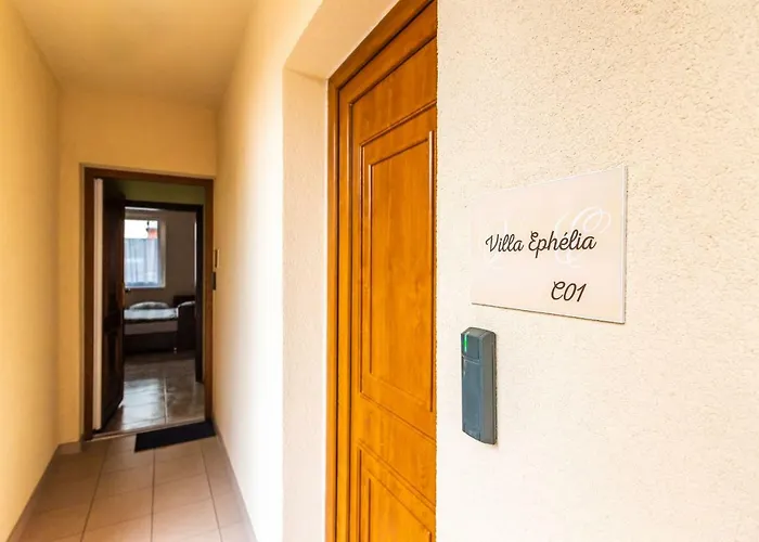 Ephelia Apartament *